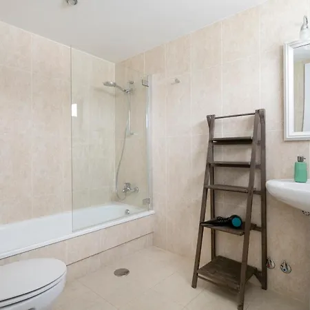 Lovely Beachfront With Panoramic Views