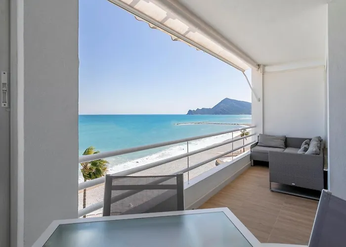 Lovely Beachfront With Panoramic Views * 阿尔啼
