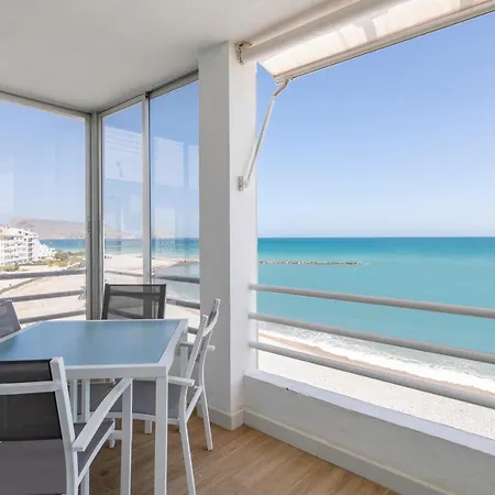 Lovely Beachfront With Panoramic Views