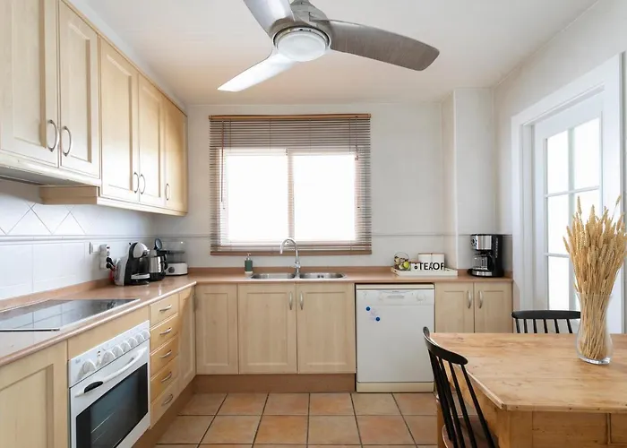 Lovely Beachfront With Panoramic Views Appartement